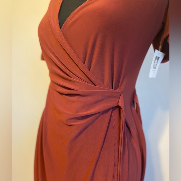 🆕🌟 Anne Klein Solid Wrap Dress - Picture 4 of 10